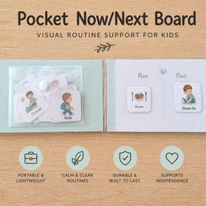 Puede incluir: Un tablero Pocket Now/Next con el texto "VISUAL ROUTINE SUPPORT FOR KIDS". El tablero está abierto, mostrando una sección para "Ahora" y "Siguiente" con tarjetas ilustradas. El lado izquierdo tiene una bolsa transparente con tarjetas.