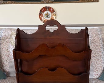 Stojak na czasopisma z drewna prowansalskiego w stylu francuskim