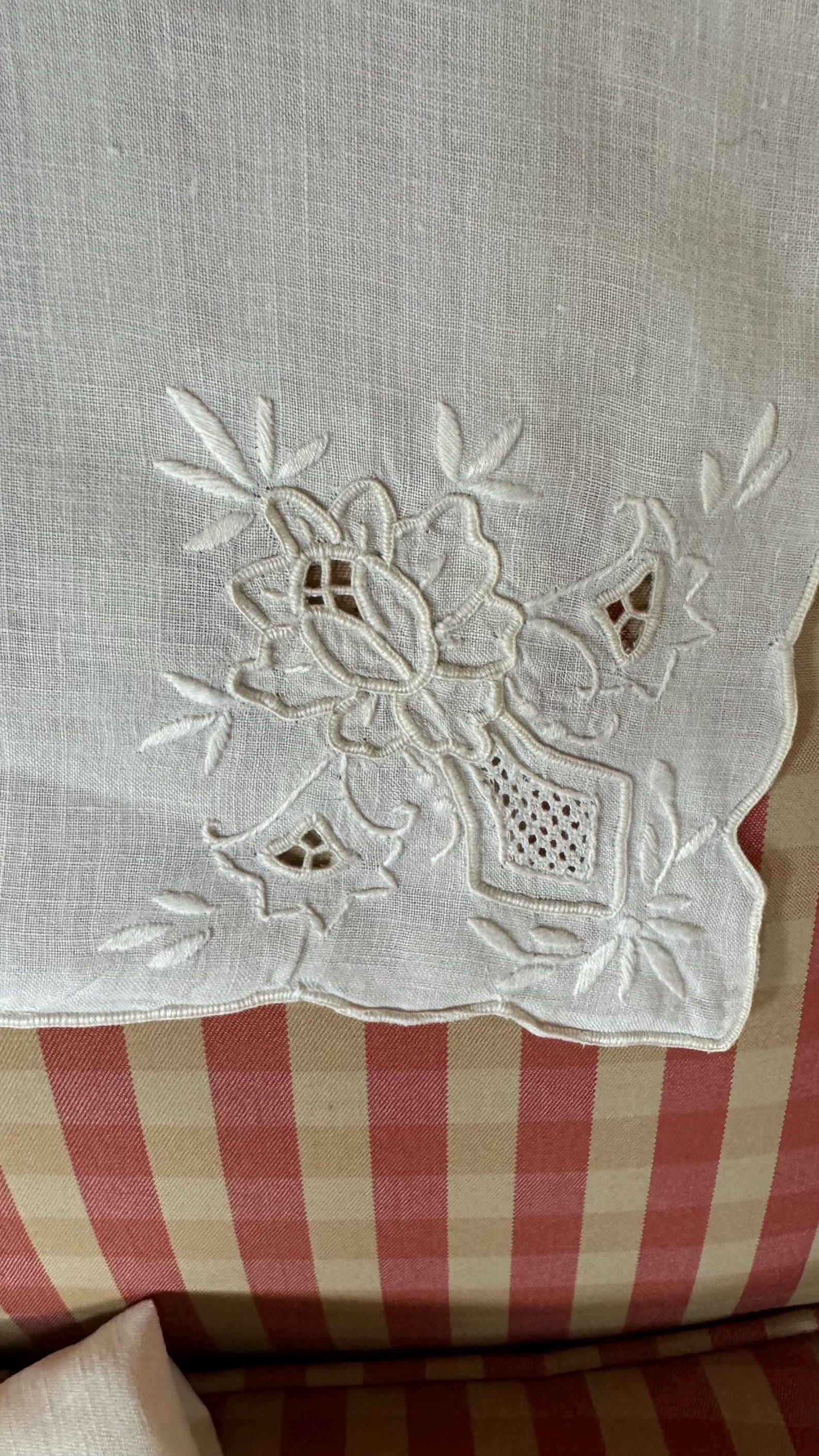 Cotton Printed Napkins with Hand-Embroidery & French Knots, Set of 4 main image 1