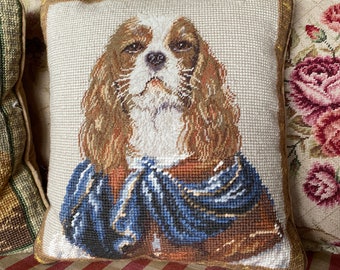 Cojín bordado con punto de cruz de perro del rey Carlos de Staffordshire, estilo campestre inglés