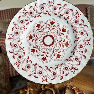 English Country Classic Royal Crown Derby Rougemont Plate