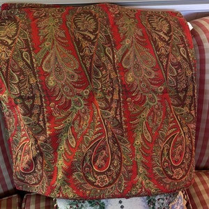 Country English Caroline Paisley Pillow Cover
