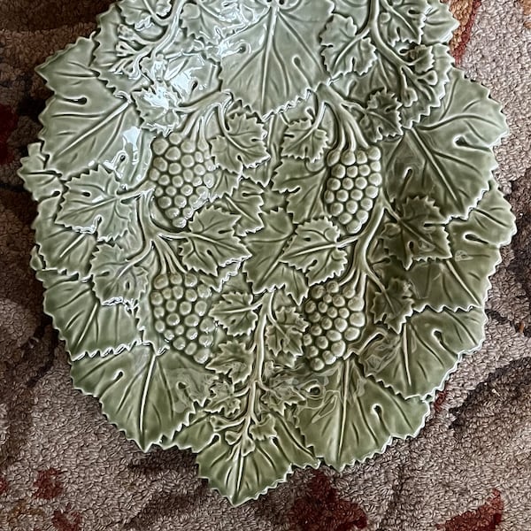 Country Olfaire Majolica Grape Leaf Platter Tray