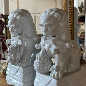 Vintage Porcelain Pair of Foo Dogs Figurine of Blac De Chine image 4