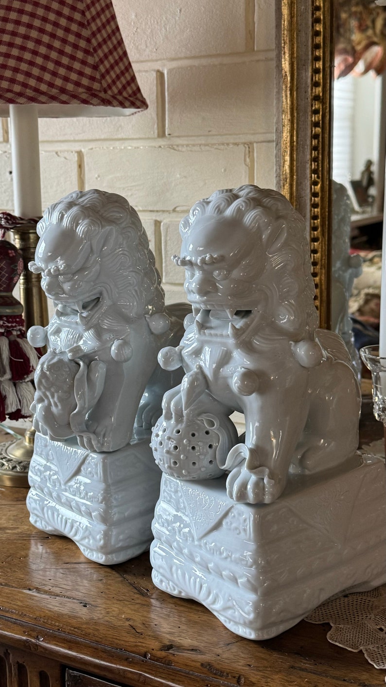 Vintage Porcelain Pair of Foo Dogs Figurine of Blac De Chine image 4