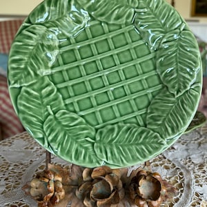 Majolica Bordallo Pinheiro Cabbage Leaf and Trellis Platter