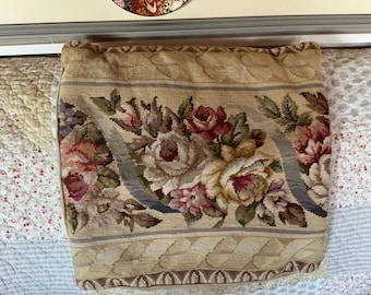 Coussin Allongé Aubusson Petit Point (12x24 Pouces) - Insert Plumes - Déco Française