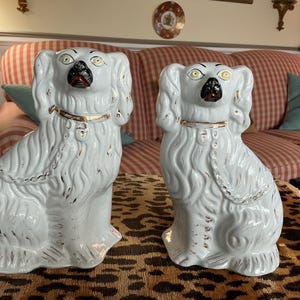 English Country Pair Mantel Staffordshire King Charles Spaniel Dog Figurine