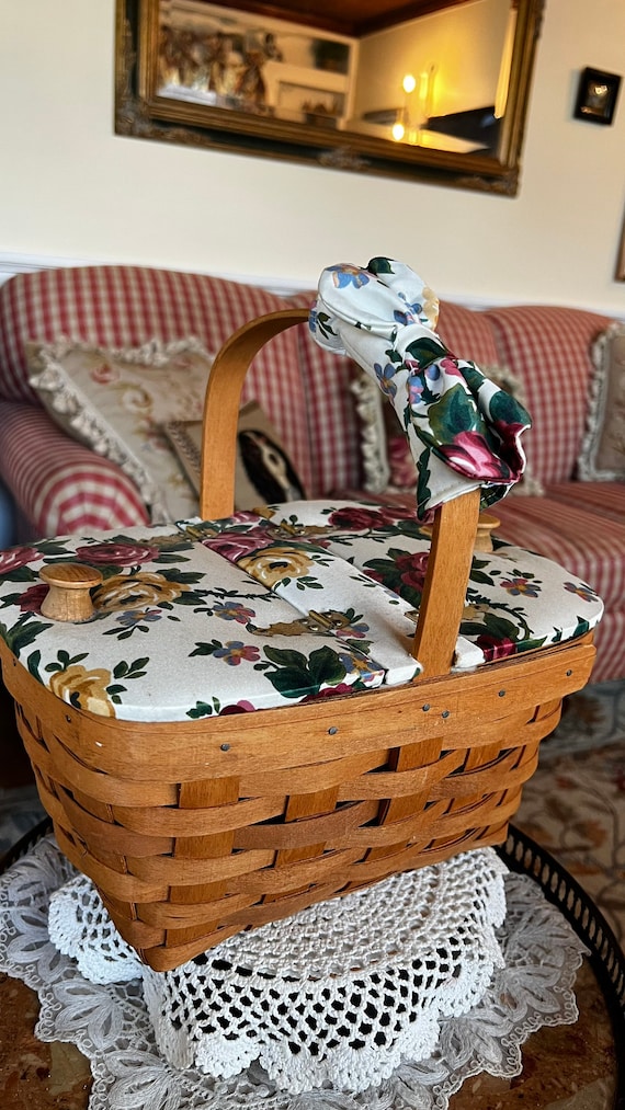 Farmhouse Longaberger Handle Picnic Lid and Lined With Floral