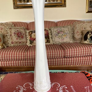 Shabby Chic Westmoreland Milchglas Blumenknospen Vase