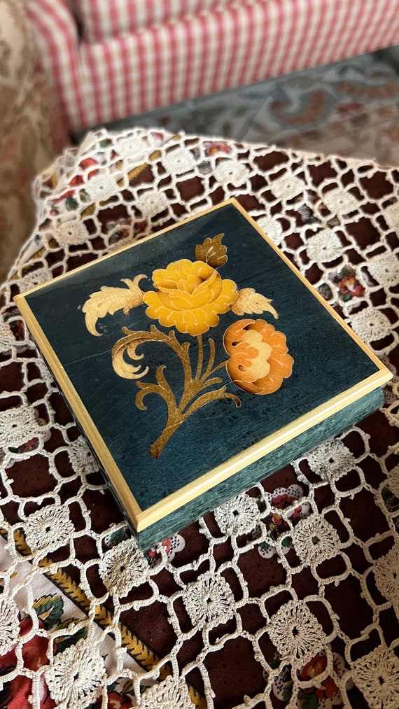 Wood Inlaid Italian Floral Bouquet Jewelry box