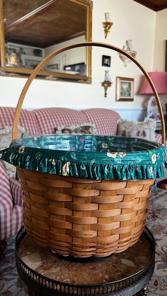 Country Farmhouse Longaberger Picnic Basket With Fabric Liner and