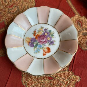 Shabby Chic hand painted gold trim scallop bowl