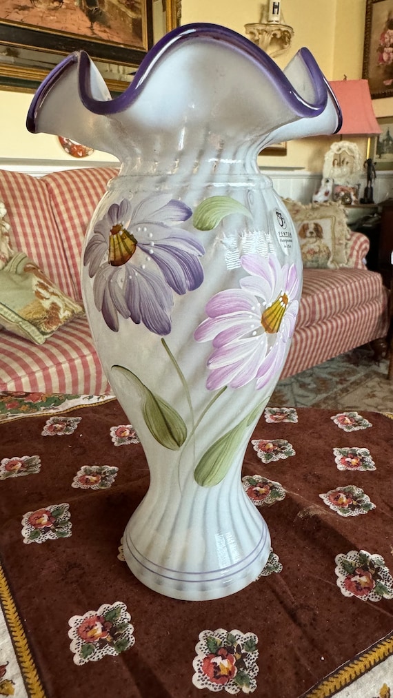 Fenton Glass 2003 Heirloom Spiral Optics Collection Lavender Crest