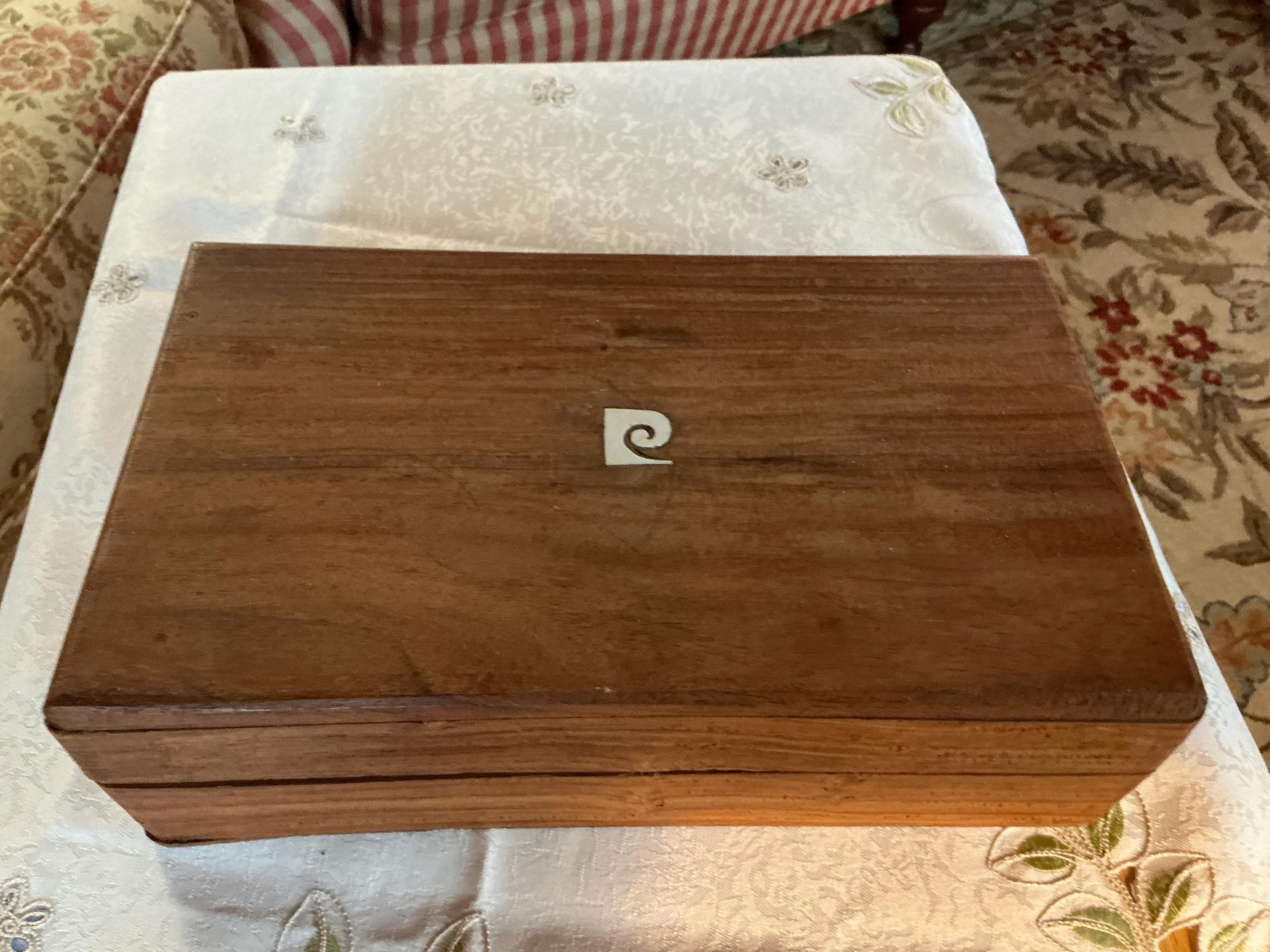 Scatola portagioie in legno vintage Pierre Cardin di metà secolo moderno - Italia
