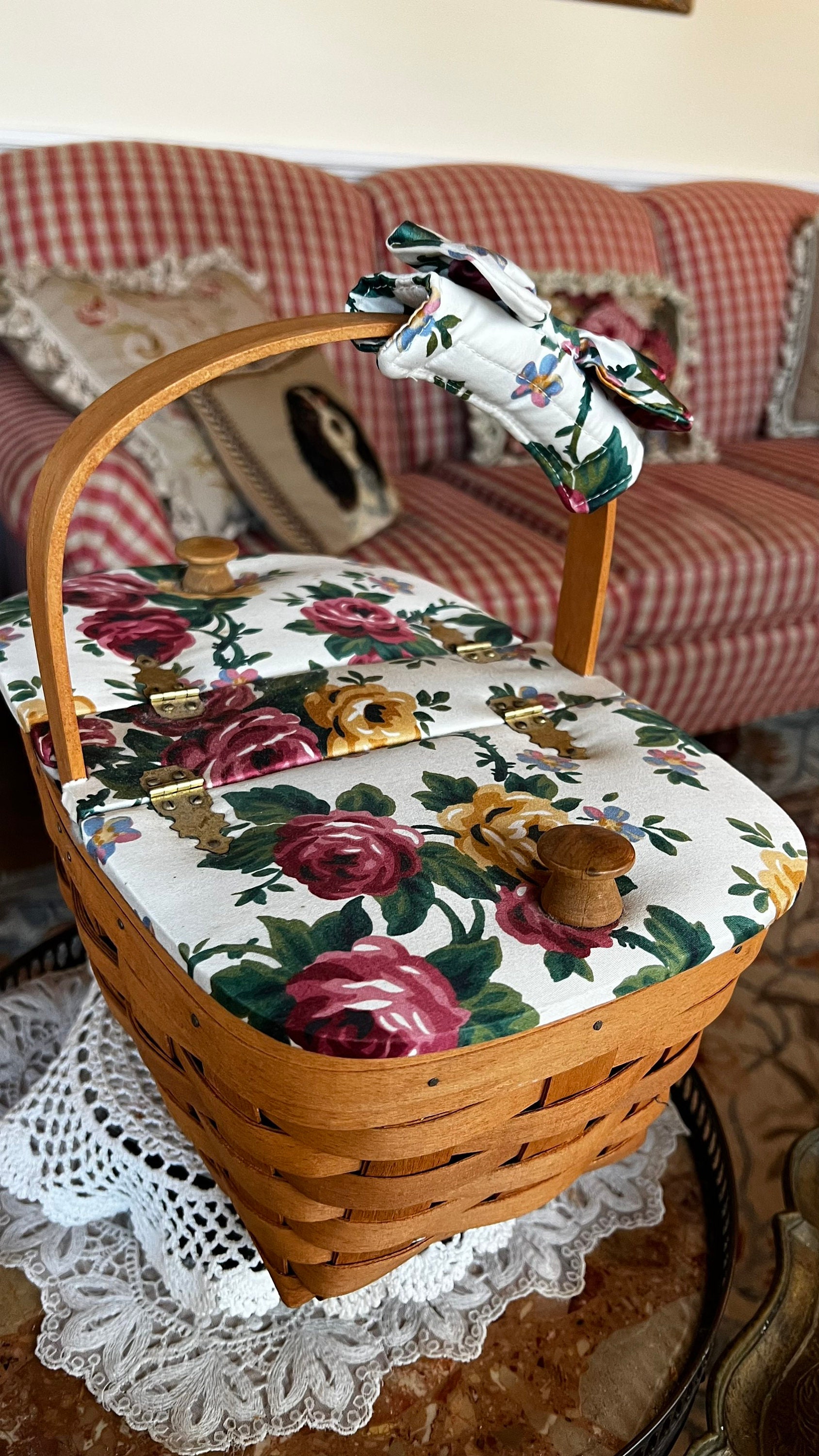 Farmhouse Longaberger Handle Picnic Lid and Lined With Floral