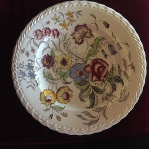 Americana Country Vernon Kilns FarmHouse scallop Floral bouquet mayflower chop platter plate