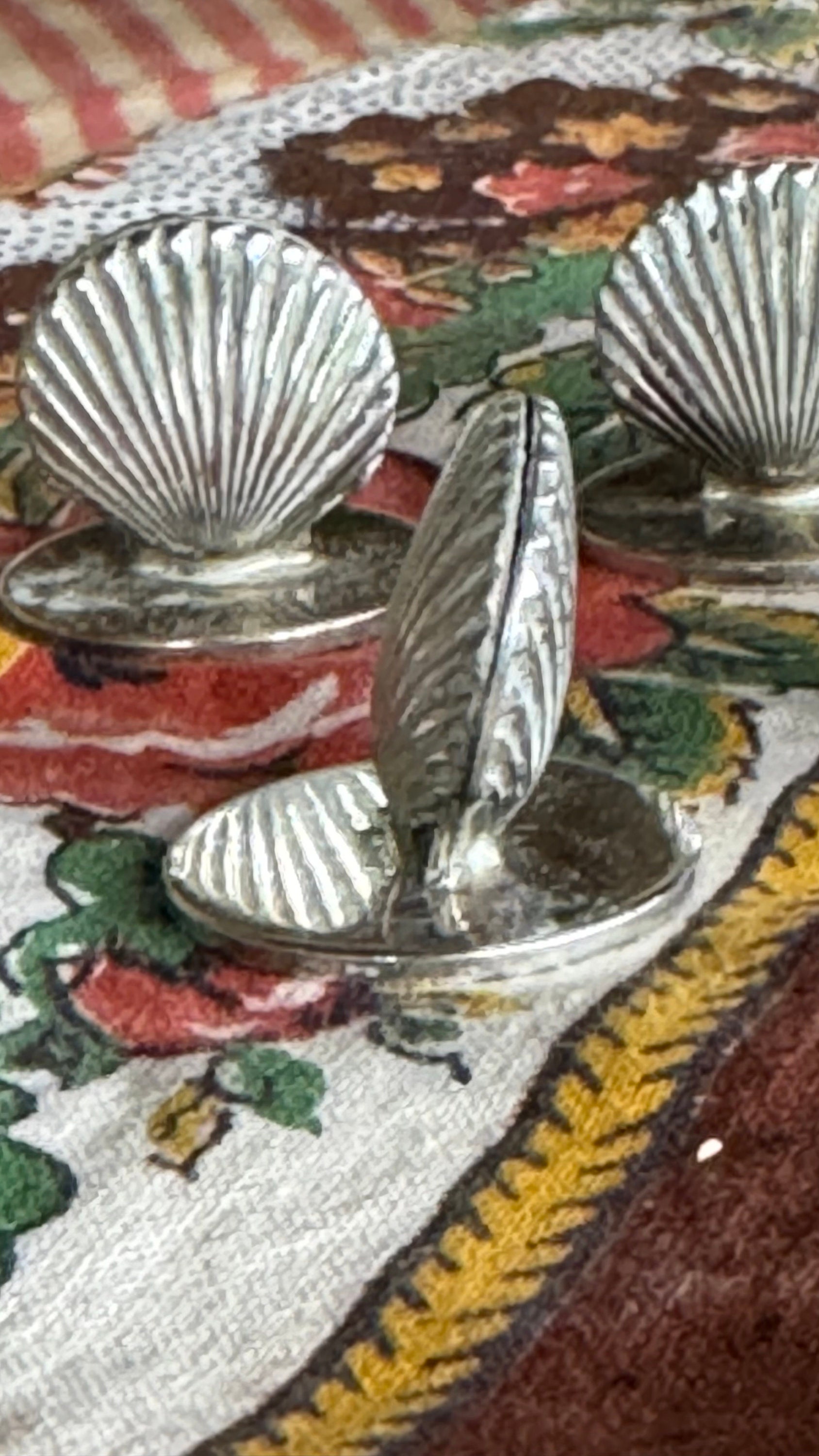 Classic Traditional Set of 6 Tiffany Modern Classical Scallop
