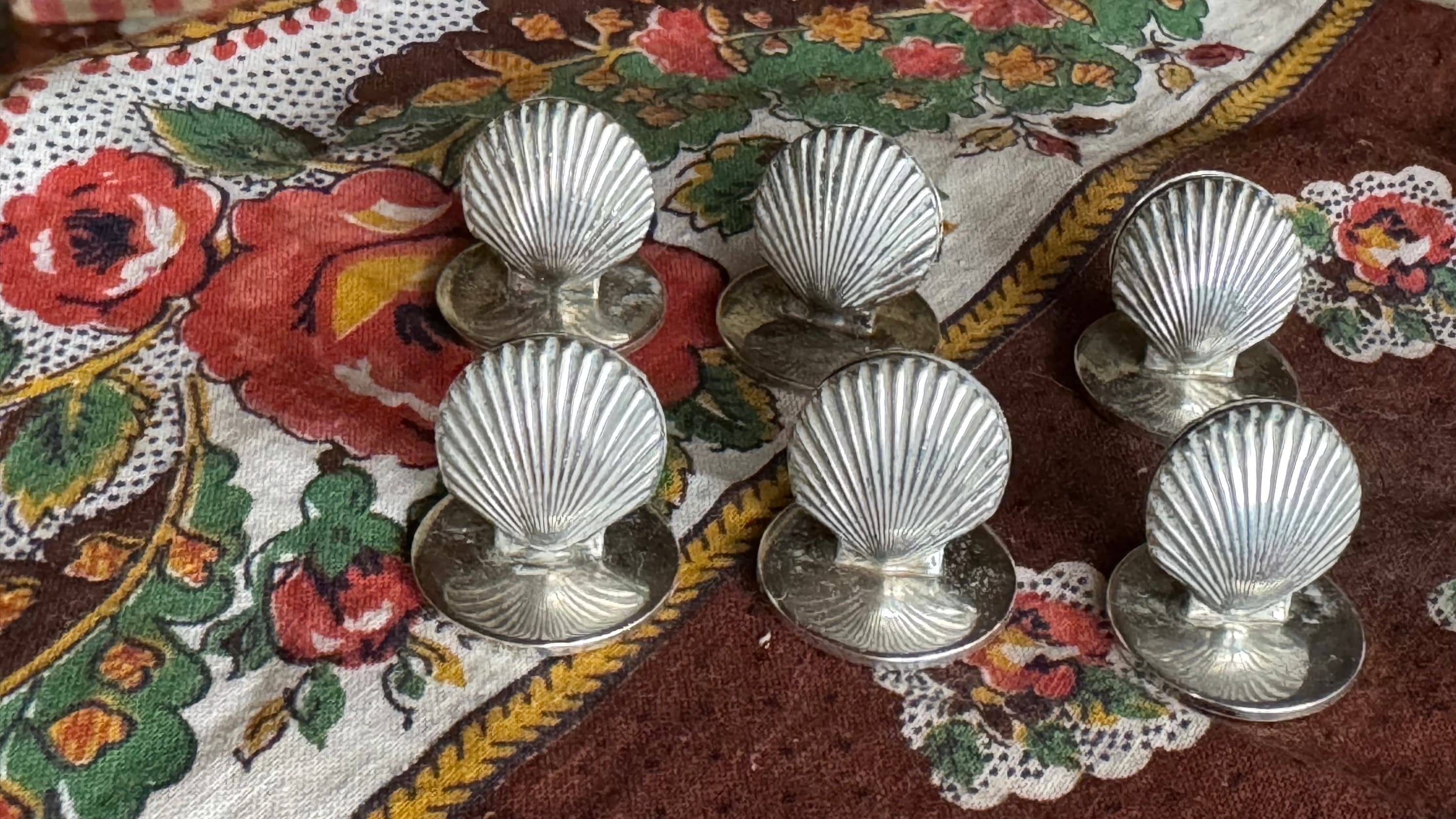 Classic Traditional Set of 6 Tiffany Modern Classical Scallop