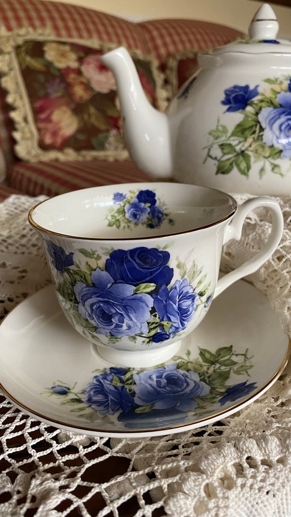 Country English Cottage Crown Trent Summertime Blue Rose Bone