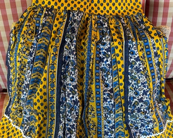 Robe provençale pour petite fille France