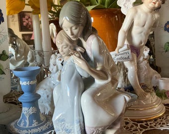 Lladro, Bedtime Story, Lady and Child, Made in Spain Figurine With