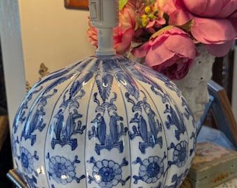 Traditional Classic Ginger Chinese Blue & White  Ginger Jar, Chinoiserie Lamp