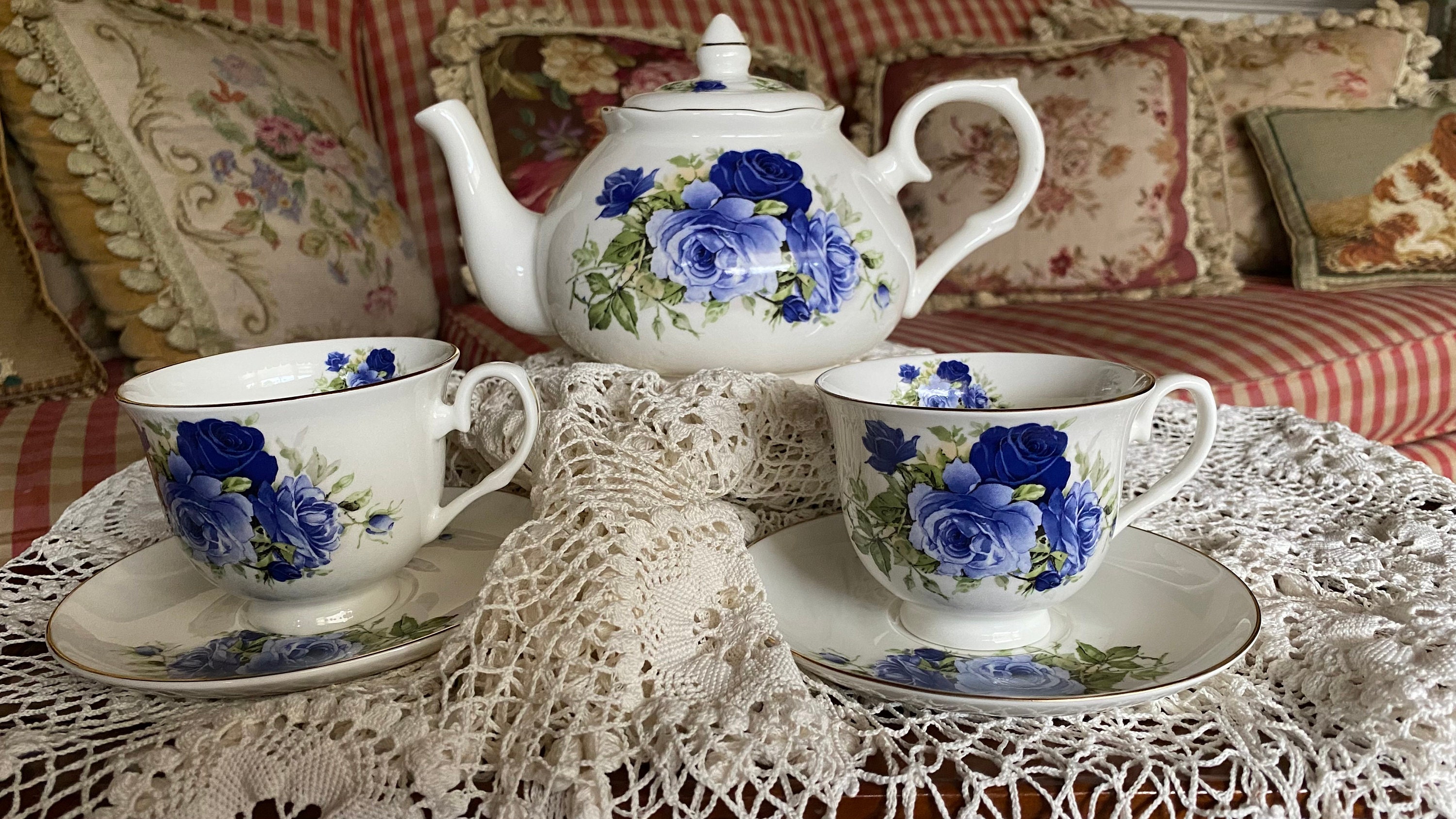 Country English Cottage Crown Trent Summertime Blue Rose Bone