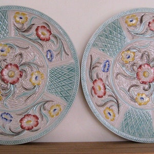 Rare pair of gorgeous Vintage collectable H J Wood Staffordshire large chargers/wall art - mint condition, handpainted &#39;Jacobean&#39; pattern