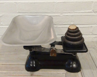 Vintage Balance Scale with Weights / Industrial / Kitchen / Farmhouse