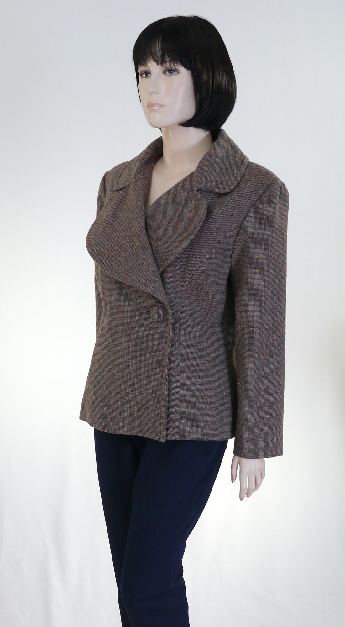 Vintage Women's Short Wool Coat - Single Button Closure - Fully
