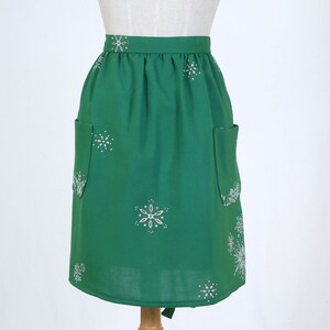 Vintage Christmas Apron - Green & White Half Apron / Size Medium/Large / Upcycled Christmas Fabric - Grandma&#39;s Apron - Snowflake Apron