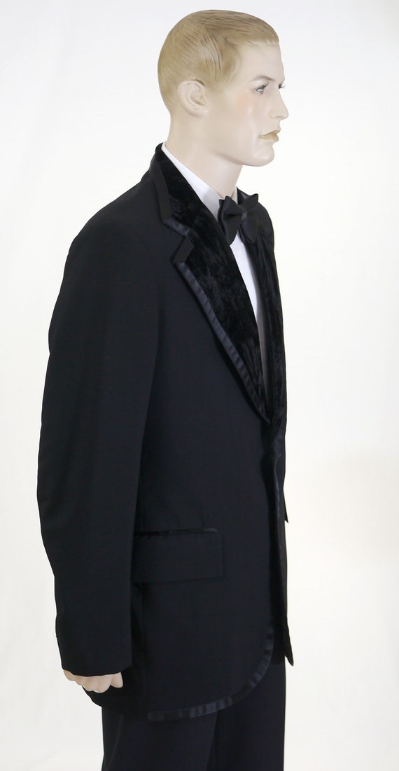 Vintage Men's Crushed Velvet Lapel Black Tuxedo D… - image 4