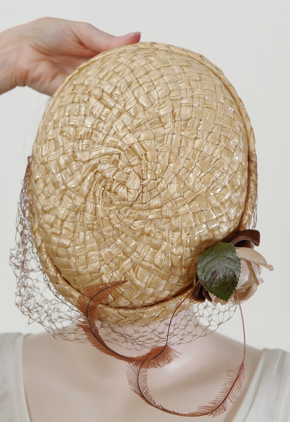 Vintage 1950s Women's Woven Straw Hat - Rose & Fe… - image 7