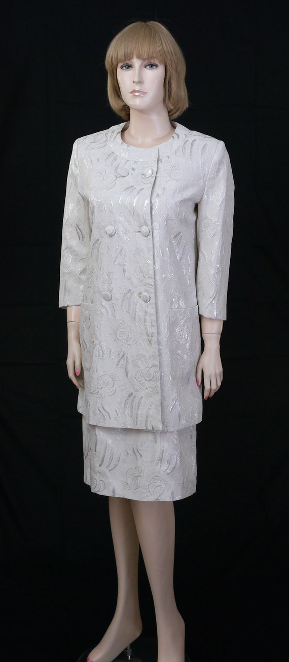 Vintage Women's White Brocade 2-Piece Suit - Coat… - image 3