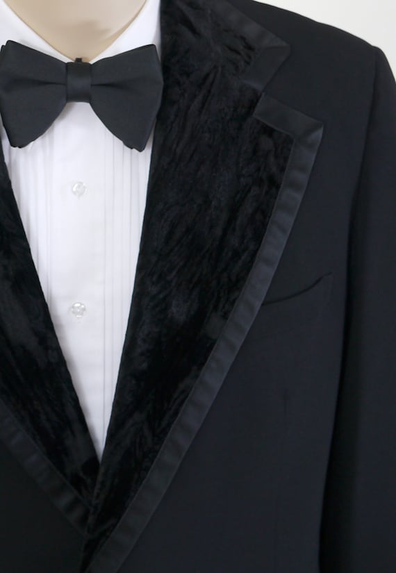 Vintage Men's Crushed Velvet Lapel Black Tuxedo D… - image 3