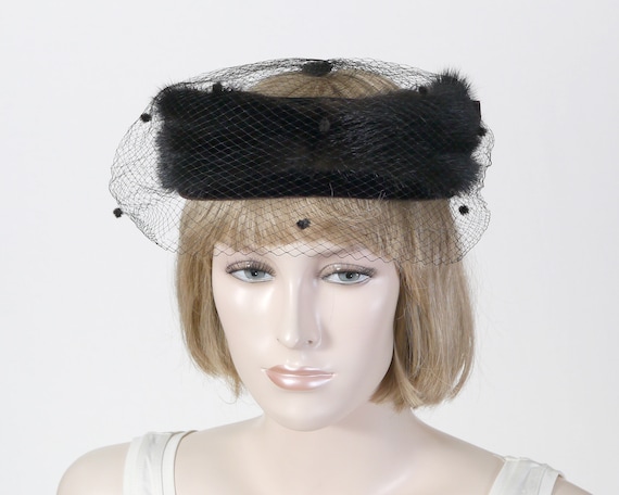 Vintage Women display picture 3