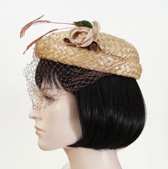 Vintage 1950s Women's Woven Straw Hat - Rose & Fe… - image 3