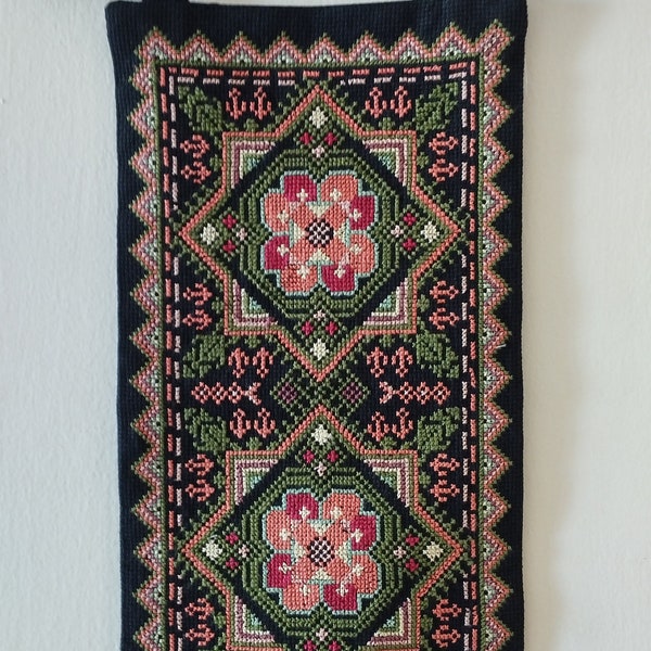 Palestinian Bedouin tatreez embroidered wall hanging green