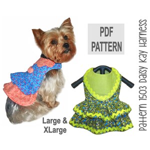 Può includere: Modello PDF per un'imbracatura Daisy Kay per cani in taglie Large e XLarge. Il modello include una stampa floreale verde e blu con un bordo verde lime.