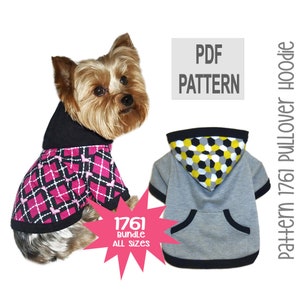 Puede incluir: Patrón PDF para una sudadera con capucha para perro. El patrón se llama "1761 Pullover Hoodie" e incluye todas las tallas. La imagen muestra un Yorkshire Terrier con una sudadera con capucha de cuadros rosa y negro y una sudadera con capucha gris con un patrón geométrico negro y amarillo.