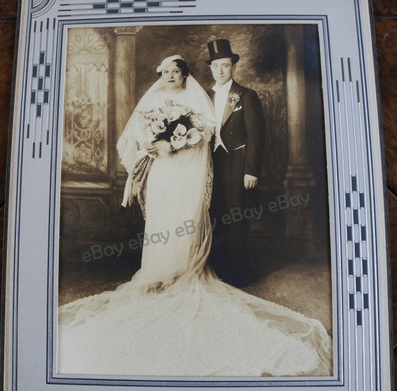 Fabulous 1920s Large WEDDING VINTAGE PHOTO Bride Top Hat Tails Groom Dress Long Train Lilies Bridal - Great Gatsby - Downton Abbey Art Deco - Etsy Fabulous 1920s Large WEDDING VINTAGE PHOTO Bride Top Hat Tails Groom Dress Long Train Lilies Bridal - Great Gatsby - Downton Abbey Art Deco - Etsy