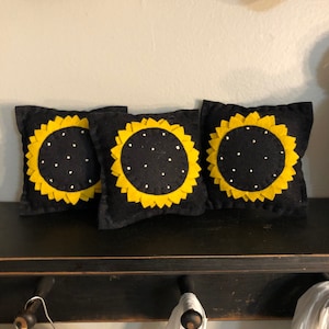 Sunflower bowl filler pillow set of 3