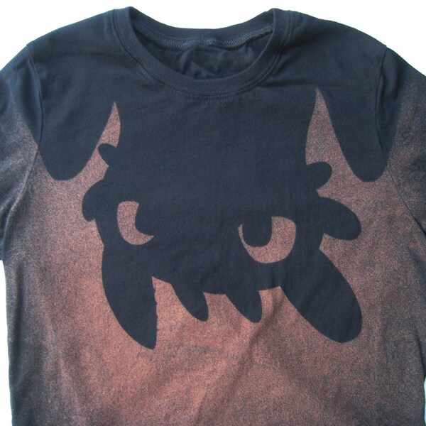 Upside down Toothless from How to Train Your Dragon t-shirt (women's)