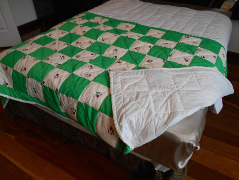 Throw Quilt, Double Irish Chain Green & White Flower Bed Quilt, image 2