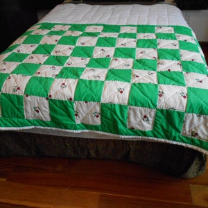 Throw Quilt, Double Irish Chain Green & White Flower Bed Quilt, image 1