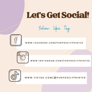 Puede incluir: Un gr&aacute;fico con el texto "Let's Get Social!" y las palabras "follow, like, tag" en una fuente m&aacute;s peque&ntilde;a.  Debajo del texto hay tres iconos de redes sociales con enlaces a Facebook, Instagram y TikTok.