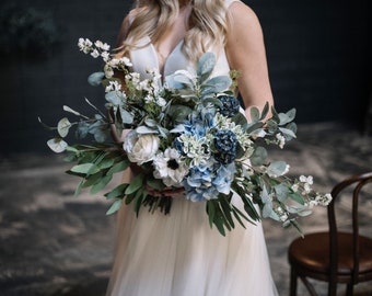 Blue Bridal Bouquet, Classic Blue Wedding Bouquet, Blue and White Silk Floral Bouquet Set, Bouquet and Boutonniere Wedding Package