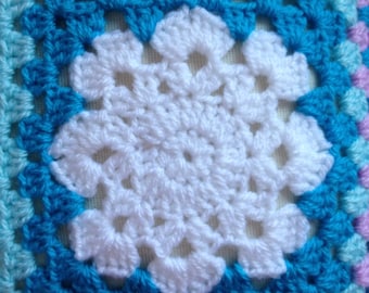 Snowflake crochet pattern with conversion to granny square