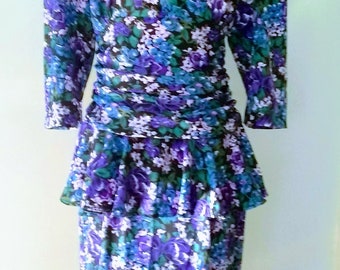 Long Sleeve Purple Floral Dress size 14,100% Polyester Dress with padded shoulders. Designed by JB Too Y2K dress with peplum.